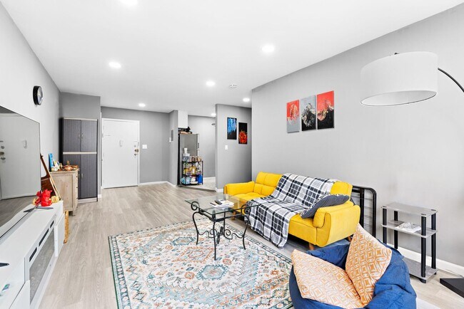 Building Photo - 120 32nd St