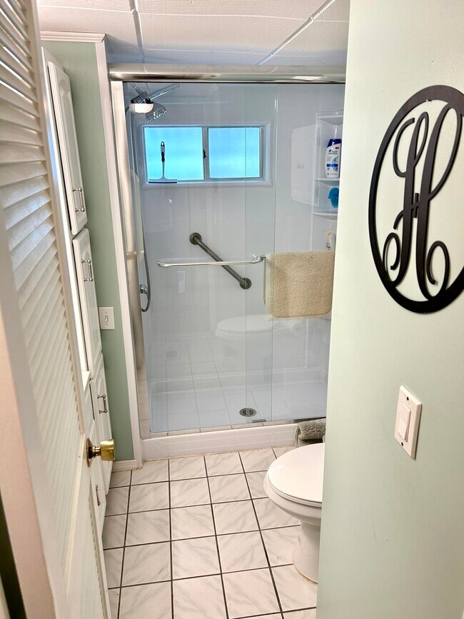 Building Photo - 425 Bougainvilla Dr