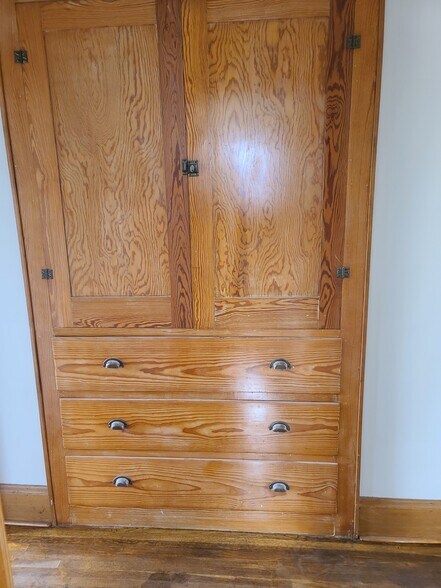 Building Photo - 111 Haldy Ave