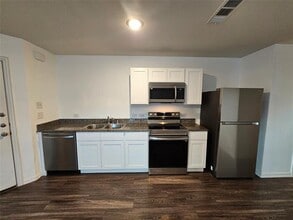 Building Photo - 5113 Avenue G