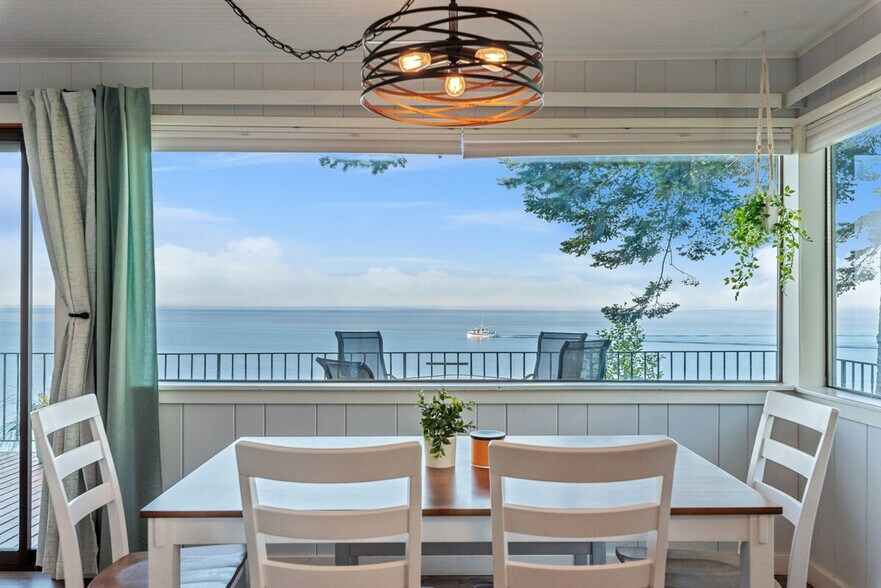 Building Photo - 2038 S Breezy Point Rd