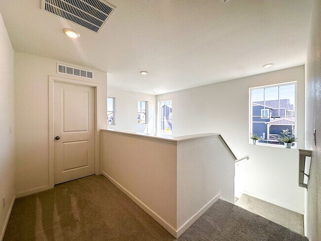 Building Photo - 9049 Bondcliff Ln