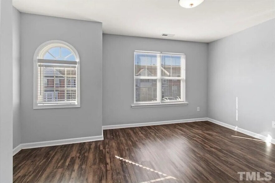 Building Photo - Room in Townhome on Casona Way