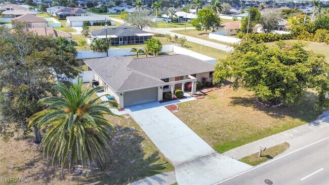 Building Photo - 1628 Country Club Blvd