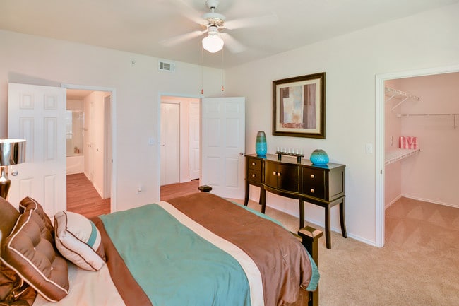 Building Photo - Turnberry Isle Apartment Homes
