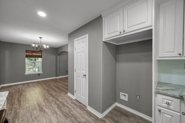 Building Photo - 11509 FM Rd 2432
