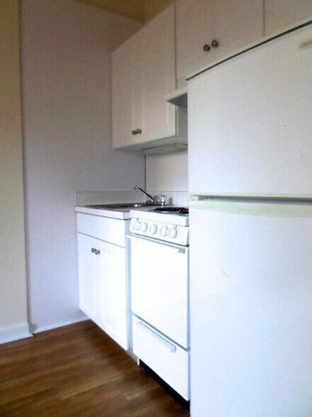 Building Photo - 62 Boylston St