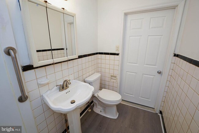 Building Photo - 509 State St