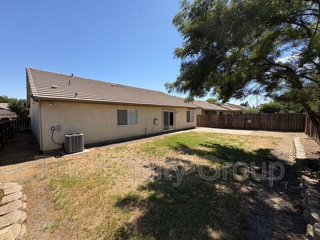 Building Photo - 429 N Amador St