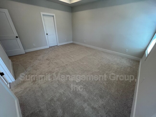 Building Photo - 859 Duck Walk Wy