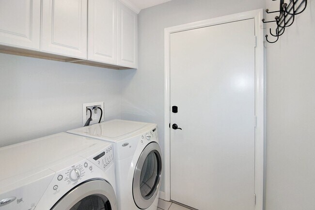 Building Photo - Pelican Pointe Annual Villa for Rent