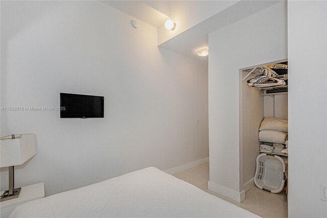 Building Photo - 2301 Collins Ave