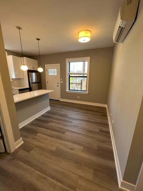 Building Photo - 2 bedroom in Chicago IL 60613