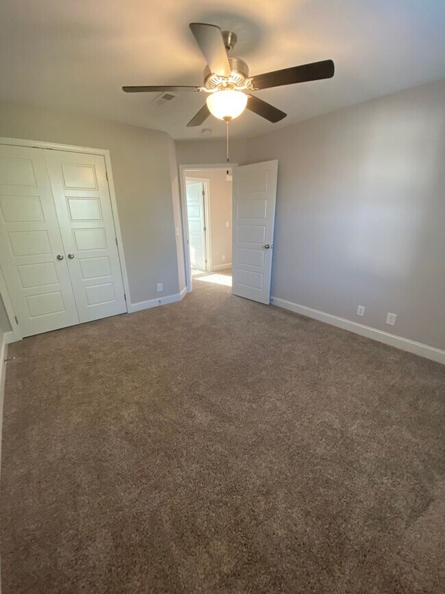 Building Photo - 1/2 off 1st months rent