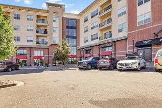 Building Photo - $1,740.95, 1 Bed, 1 Bath Condo in Englewood with AC and In Unit Laundry!