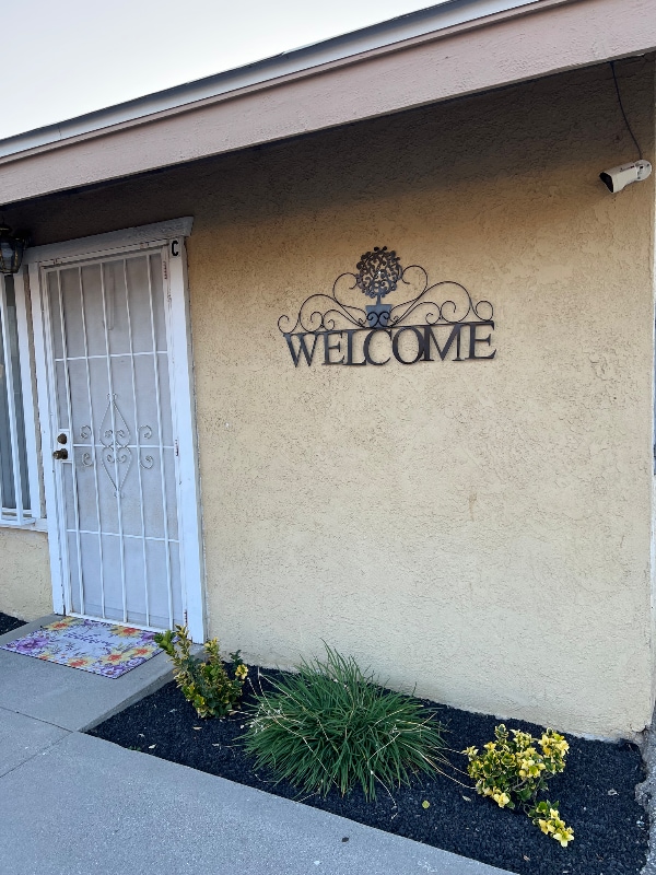 Building Photo - 350 Brown St