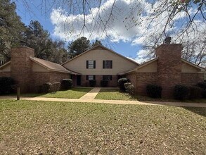 Building Photo - 2425 Norton Ln