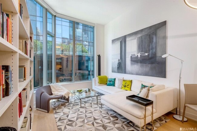 Building Photo - Fantastic Penthouse w/ Balcony and one car valet - 1BR/1 Office/1.5BA - Lumina / SOMA