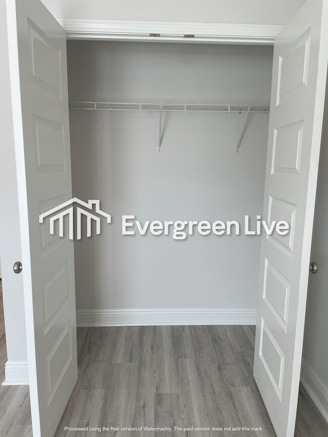 Building Photo - 9795 Fowler Ave