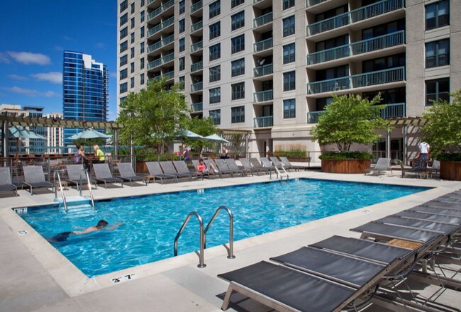 Building Photo - 75 W Superior St