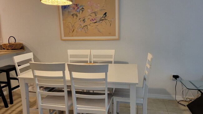 Building Photo - SEASONAL ONLY  3 bedroom, 2 1/2 bath townhome off University Parkway with water view