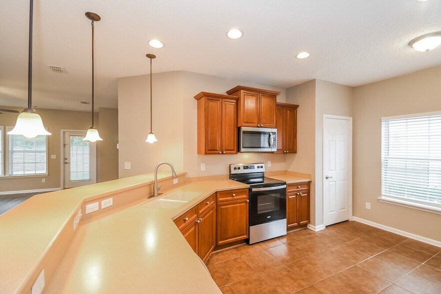 Building Photo - 6199 Whitsbury Ct