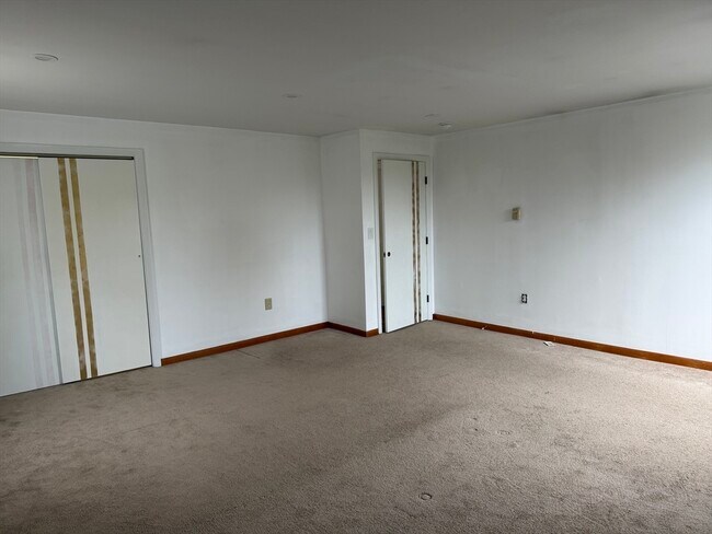 Building Photo - 14 Rolfe Ave