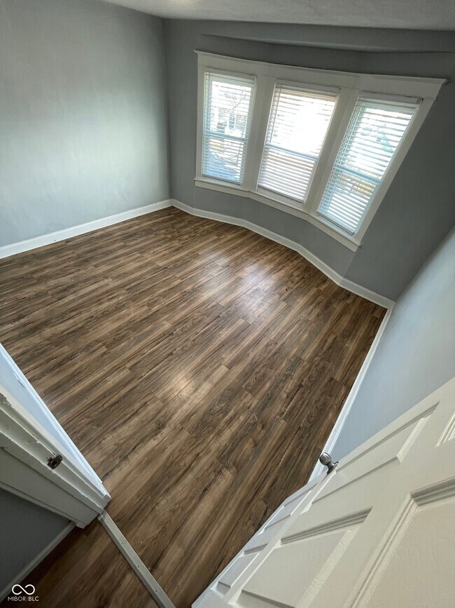 Building Photo - 12 N Randolph St