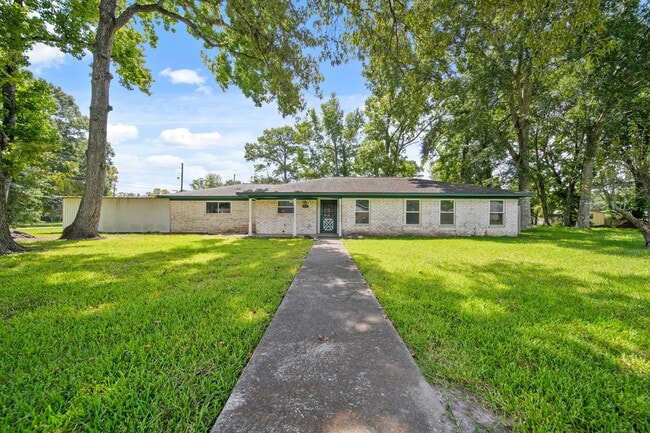 Primary Photo - 511 Aaron St