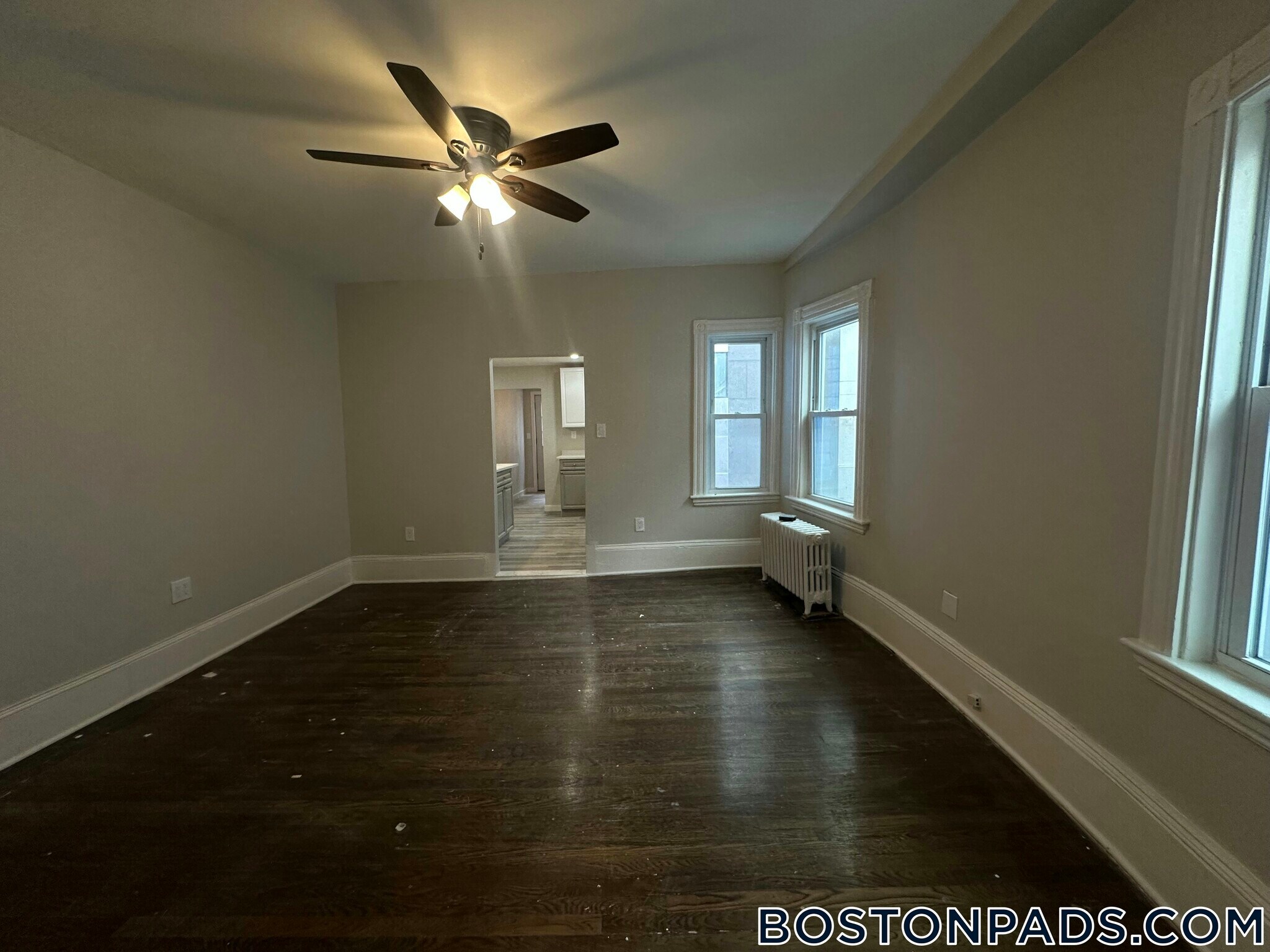 Building Photo - 13 Gladstone St