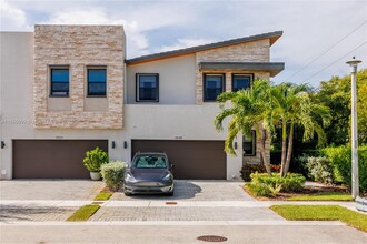 Building Photo - 10590 NW 78th Terrace