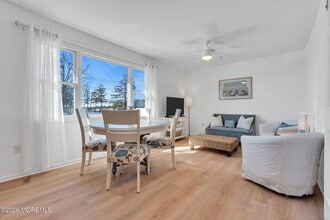 Building Photo - 548 Washington Blvd