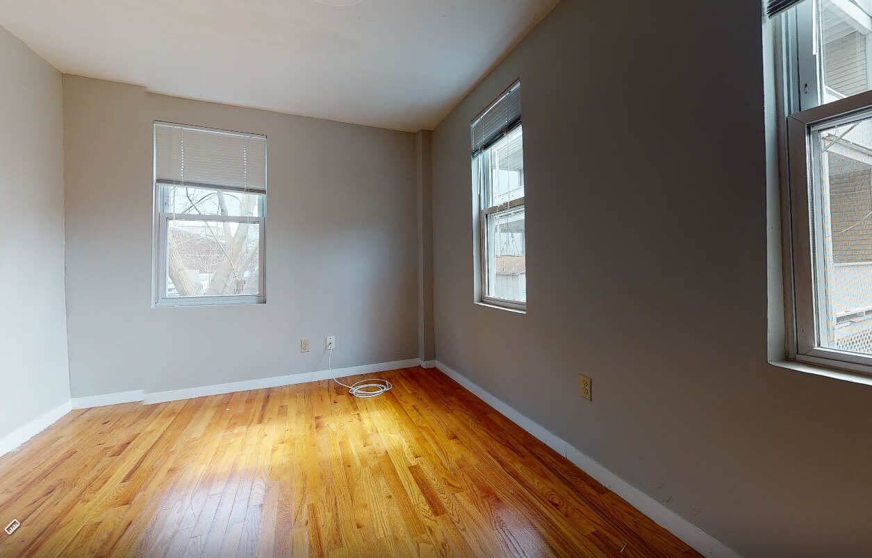 Building Photo - 428 Franklin St