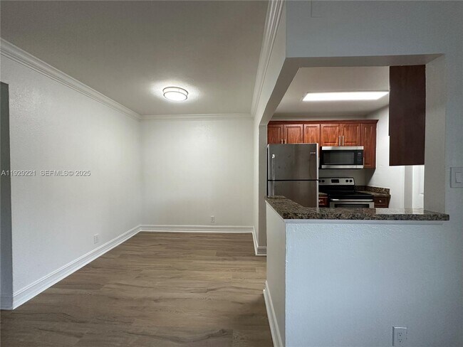 Building Photo - 1400 NE 56th St