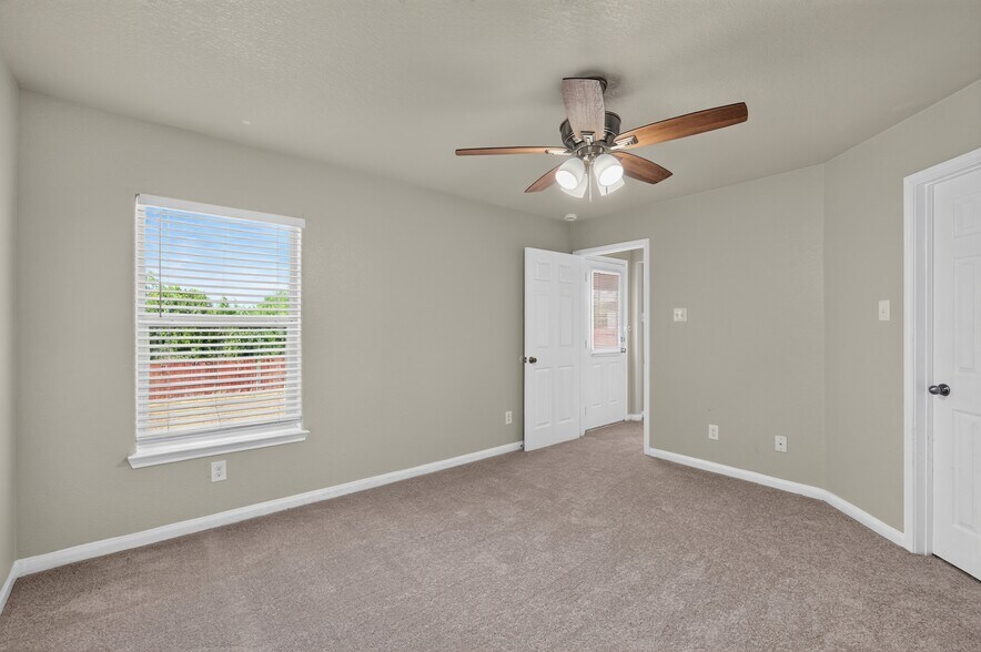 Building Photo - 6531 Luckey Sq