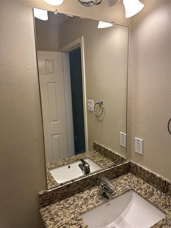 Building Photo - 17523 Poplar Canyon Ln