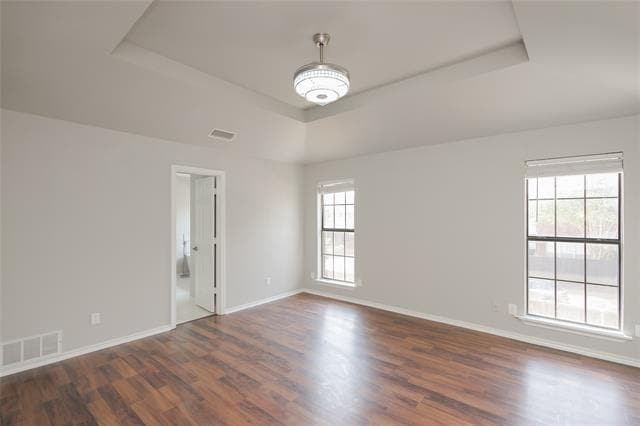 Building Photo - 532 Lake Forest Dr