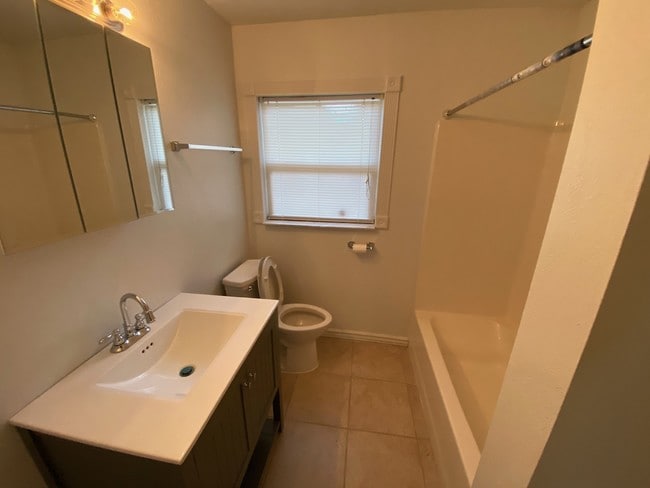 Building Photo - 112 Belmont Dr