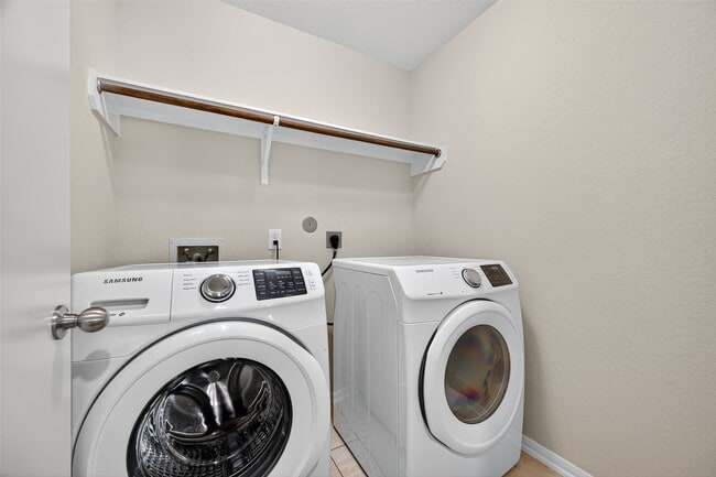 Building Photo - 20123 Windy Stone Dr