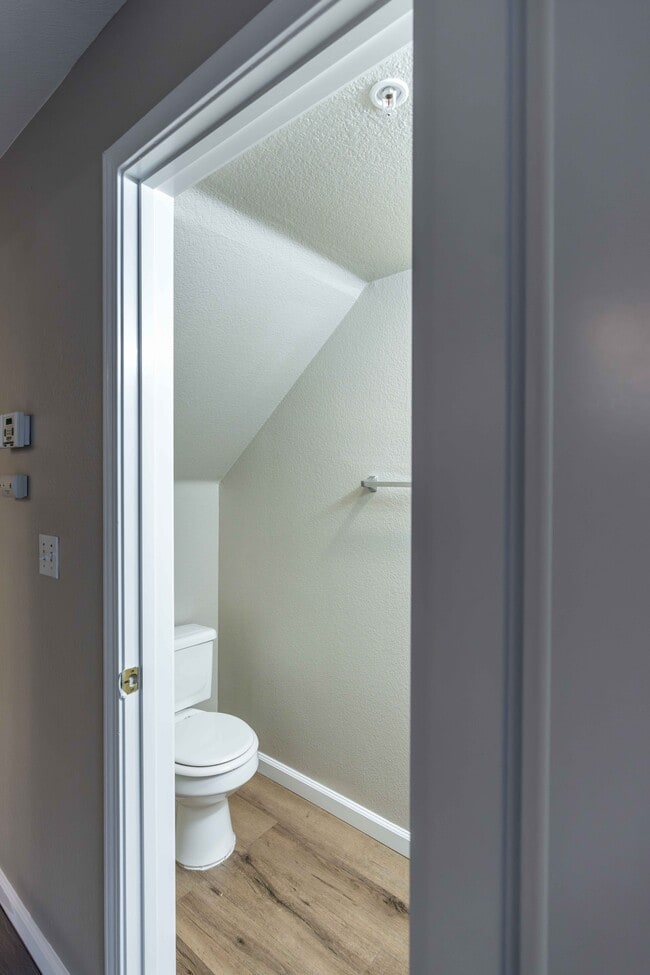 Half Bath room - 3739 Black Eagle Dr