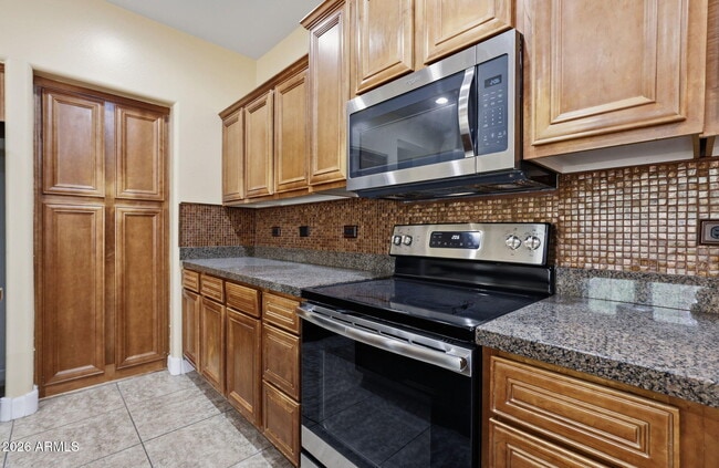 Building Photo - 15372 W Dahlia Dr