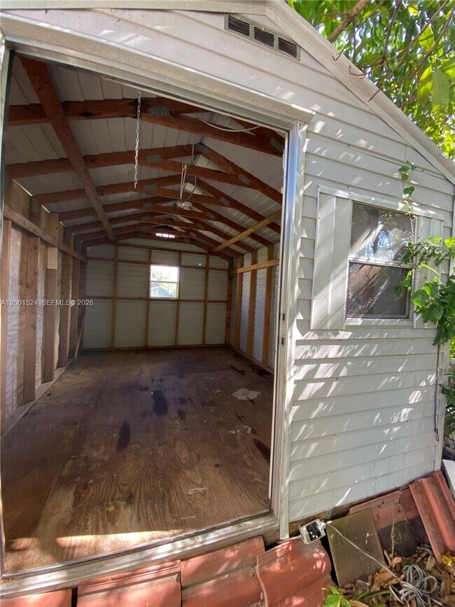 Building Photo - 9870 Nicaragua Dr