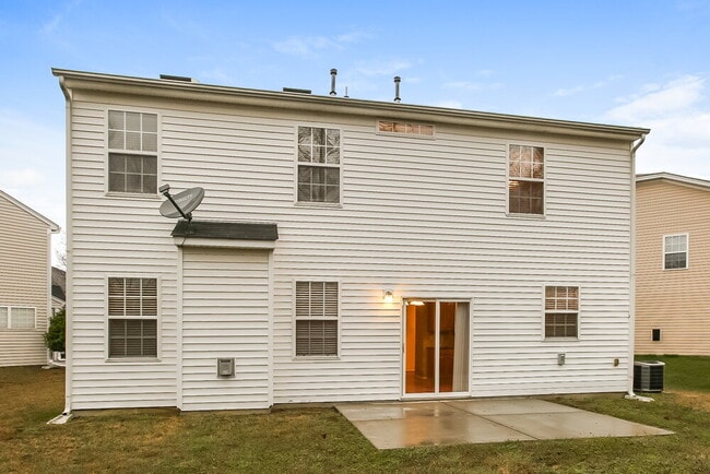 Building Photo - 4004 Houldsworth Dr