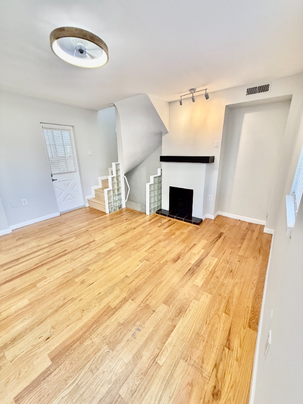 Building Photo - 1008 Salter St