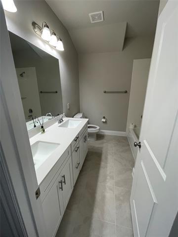 Building Photo - 560 Hutchinson Ln