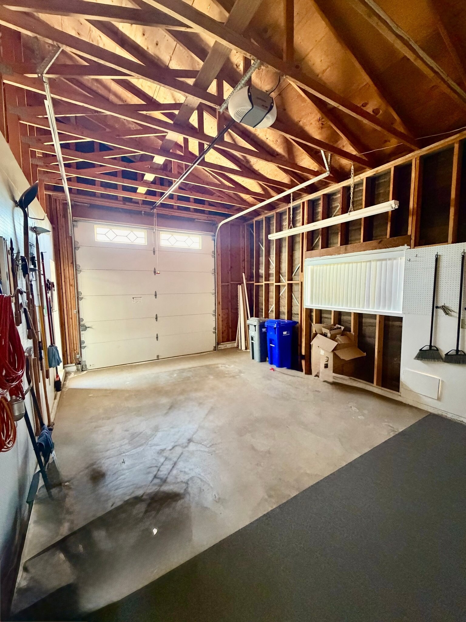 Building Photo - 1723 Ivy Rd