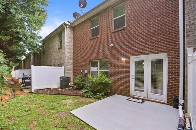 Building Photo - 206 Britt Dr