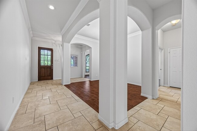 Building Photo - 6726 Hathaway Ln