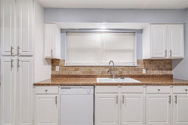 Building Photo - 524 Patterson Dr