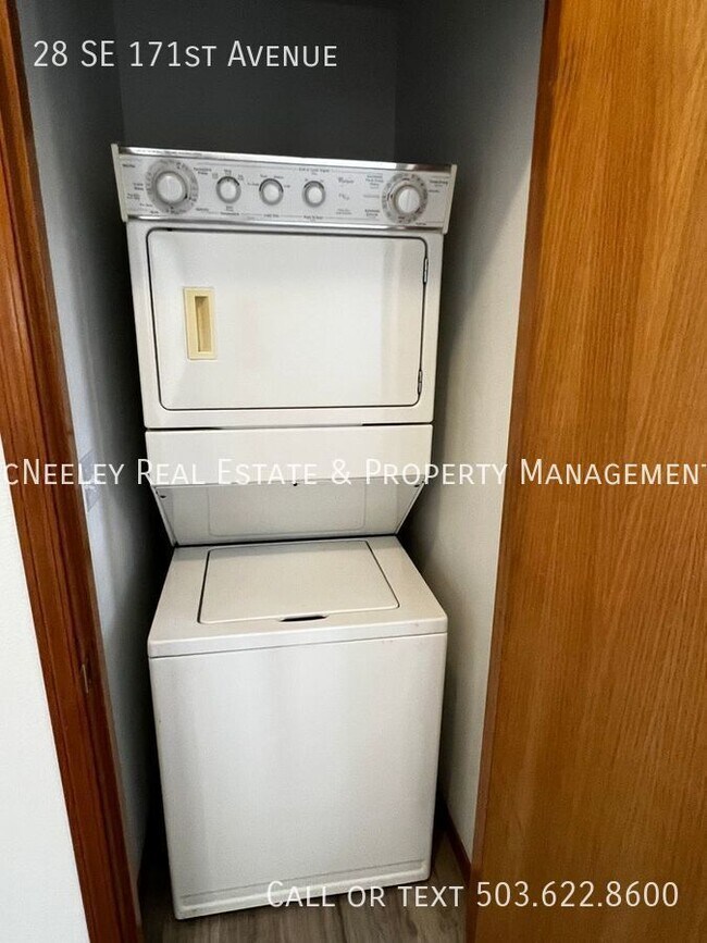 Building Photo - Nice 3 Bedroom Home